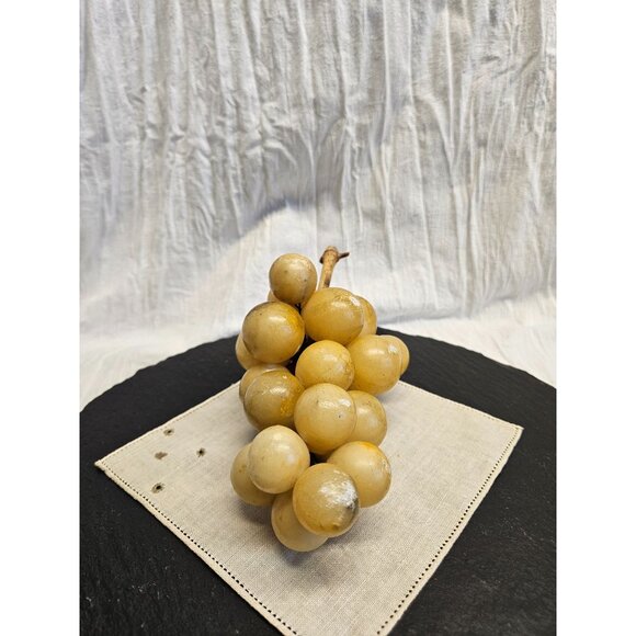 Large Golden Vintage Italian Hand-Carved Alabaster Stone Fruit Grape Cluster - Picture 3 of 9